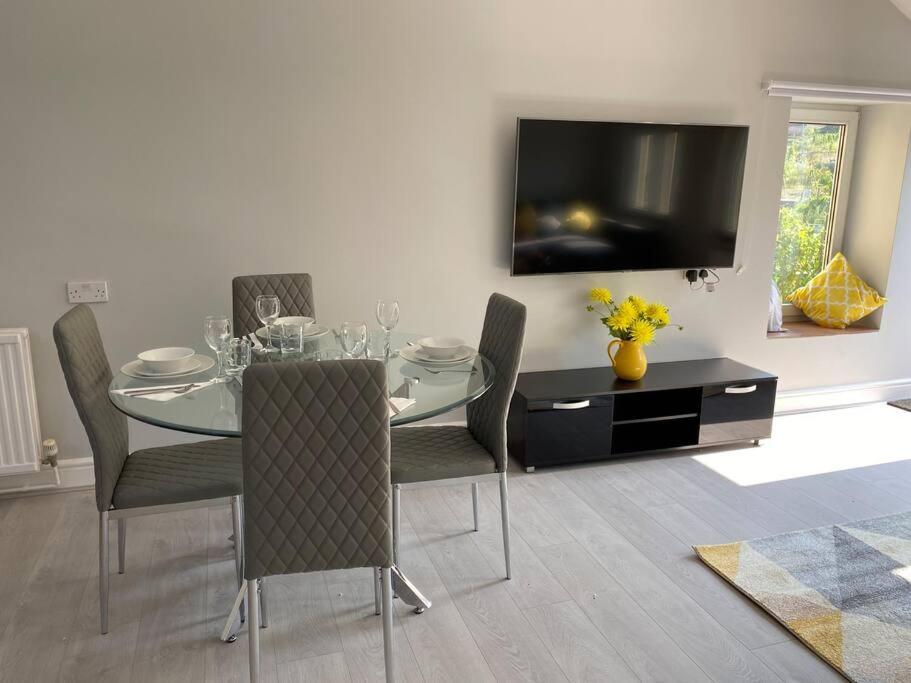 The Terrace - Annexe With Views
